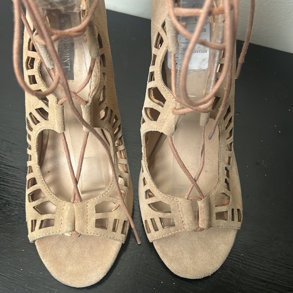 Shoemint Nude Curved Cut Outs Sandals 8 - Picture 9 of 12